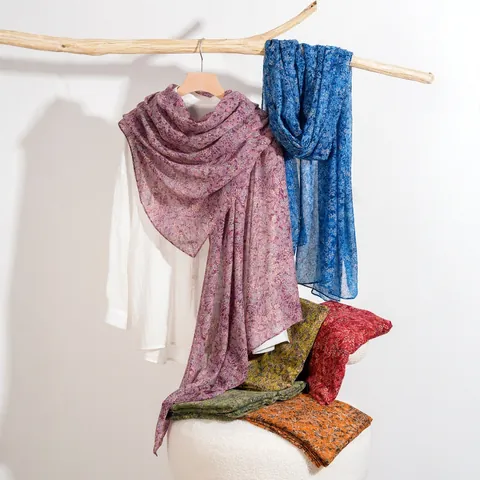 Sciarpa Lunga in Raso con Stampa Floreale da Donna Scialle Sottile per Protezione Solare Moda Motivo Botanico per Spiaggia Viaggio