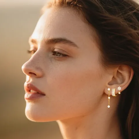 Combinaison de Boucles d'Oreilles Anneaux Pendantes en Laiton Plaqué Or et Zircone Avec Earcuff Femme Bijoux Minimalistes Motif Fleur