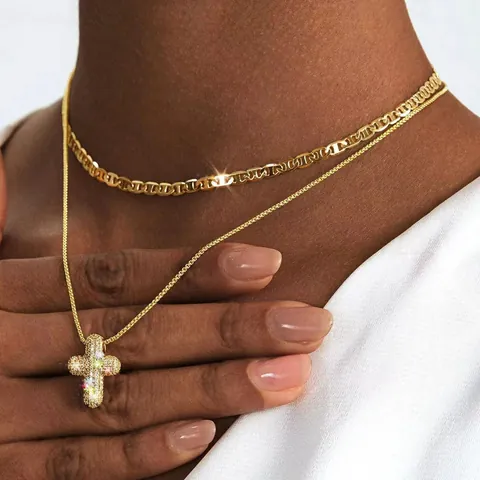 Collier en Cuivre Superposé Plaqué Or Pendentif Croix en Zircone Colliers Bulle Creuse pour Femme Bijoux de Mode Cadeau