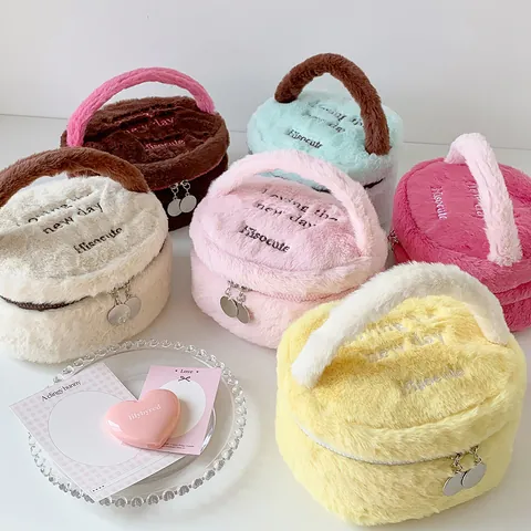 Koreaanse Stijl Pluche Imitatiebont Ronde Cosmetische Tas Draagbare Make-up Organizer Toiletartikelen Tas Met Handvat Voor Vrouwen