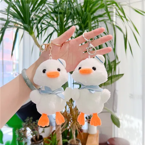 Simpatico Portachiavi in Peluche a Forma di Anatra Marinaia Morbido Ciondolo per Borsa con Cappello da Marinaio e Sciarpa per Donna Ragazza Zaino Regalo