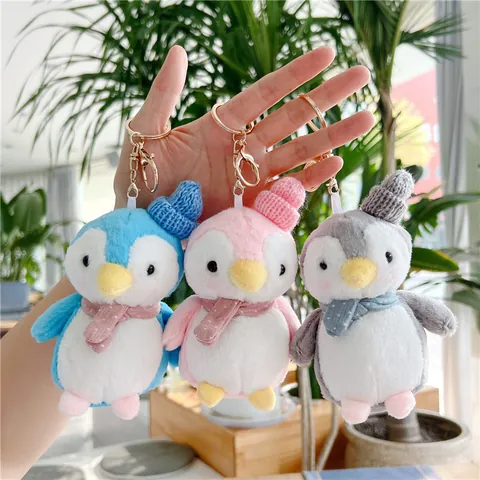 Süßer Cartoon Pinguin Plüsch Schlüsselanhänger Weiche Stofftier Puppe Taschenanhänger Mit Mini Strickmütze Und Gepunktetem Schal