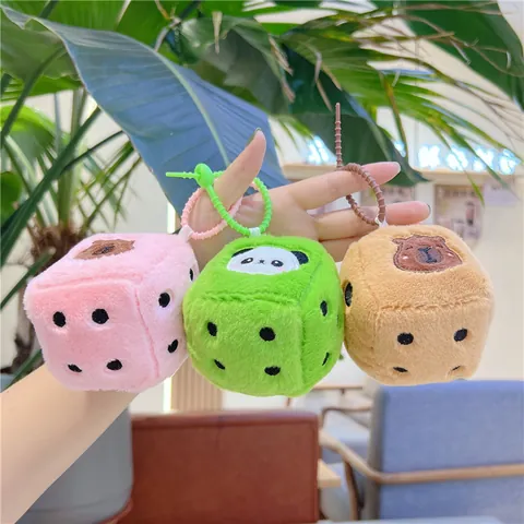Simpatico Portachiavi a Forma di Dado in Peluche Capibara Panda Ciondolo Morbido Animale di Peluche per Zaino da Bambino