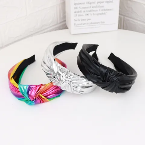 Serre-tête en Cuir PU Métallisé à la Mode pour Femmes Bandeau Large Brillant avec Nœud Torsadé Accessoire de Coiffure pour Lavage du Visage Fête