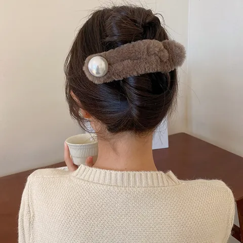 Eleganter Kunstpelz Haarkralle Mit Großer Künstlicher Künstliche Perle Weicher Plüsch Winter Haarschmuck Für Damen Hochsteckfrisur Haarnadel