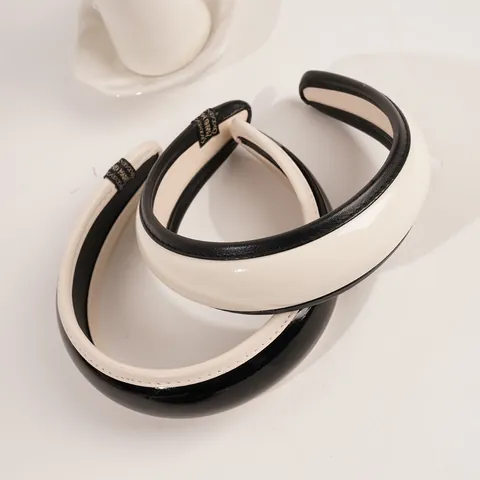 Minimalist Glossy PU Leather Padded Headband For Women Vintage High Skull Top Wide Brim Anti Slip Hair Accessory Padded Sponge Hairband