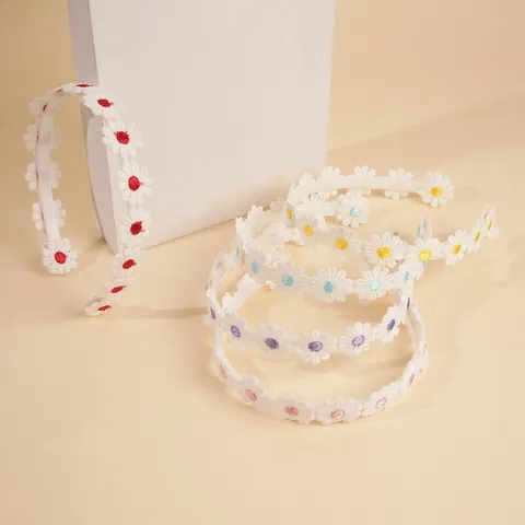 Sweet Embroidered Daisy Headband For Women Non-Slip Floral Pattern Polyester Plastic Hair Band Pastoral Style Hair Accessory