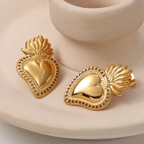 Vintage Sacred Heart Flame Stud Earrings Stainless Steel Gold Plated Openwork Heart Fashion Jewelry For Women Wedding Party