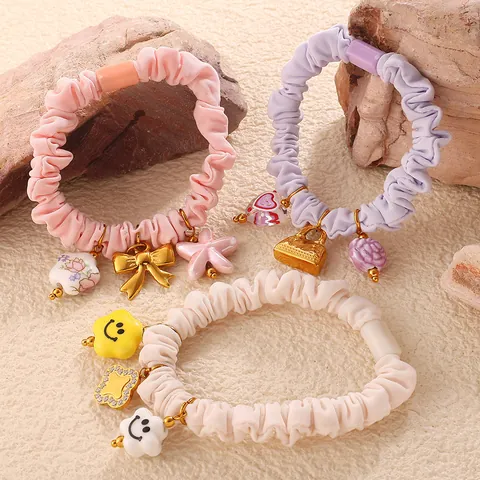 Γλυκά Πλισέ Υφασμάτινα Scrunchies Με Μενταγιόν από Ανοξείδωτο Ατσάλι Κεραμικό Φιόγκος Καρδιά για Γυναίκες Κορίτσια Βραχιόλι