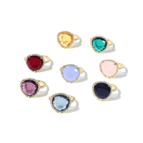 Anello Vintage in Rame Placcato Oro Con Zirconia Cubica a Triangolo Per Donna Lussuoso Anello Statement Con Cristallo Colorato Gioielli