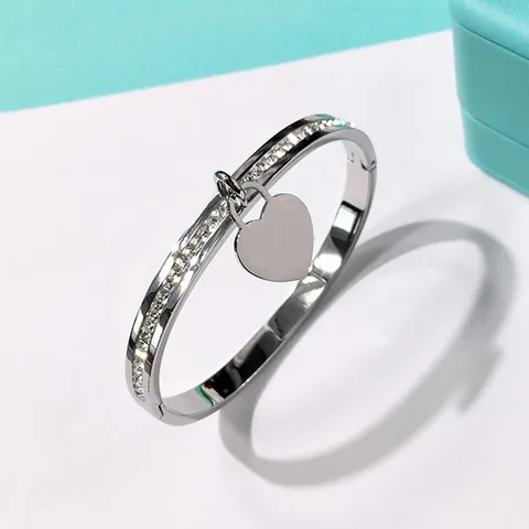 Moda Bracciale Rigido in Acciaio Inossidabile Con Ciondolo a Cuore Accenti in Strass Bracciale Lucido per Donna Gioielli Regalo