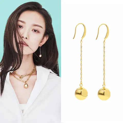 Moderne Minimalistische Koperen Metalen Bal Lange Ketting Hangoorbellen Met Titaniumstalen Stift Hoogglans Gepolijst Dames Sieraden