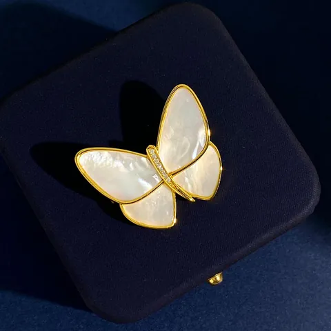Gold Vergoldete Kupfer Weiße Muschel Schmetterling Brosche Elegante Zirkonia Mode Nadel Für Damen Bankett Hochzeit Schmuck