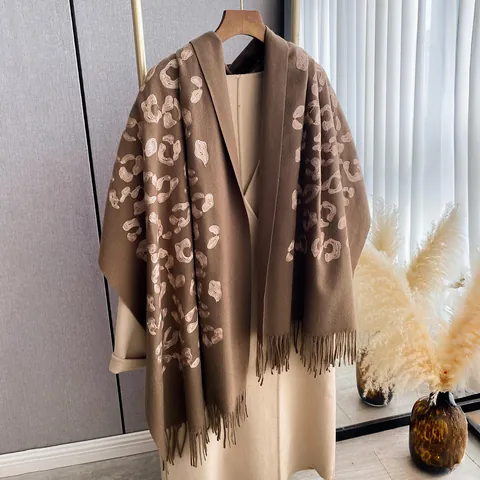 Écharpe Châle Femme Imprimé Léopard Brodé Vintage Imitation Cachemire Enveloppe Chaude Grande Avec Glands Style Ethnique Accessoire Hiver