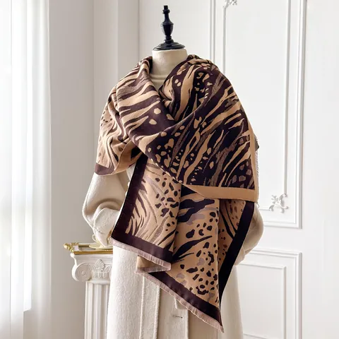 Sciarpa da Donna alla Moda con Stampa Leopardata e Zebrata in Imitazione Cashmere Grande Scialle Invernale Caldo con Nappine