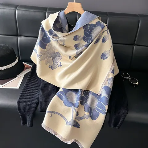 Sciarpa da Donna in Imitazione Cashmere con Fiore di Prugno Jacquard e Nappe Scialle Spesso Invernale Caldo Motivo Fiori e Uccelli