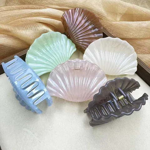 Elegant Scallop Shell Shape Hair Claw Clip Pearlescent Plastic Resin Hair Clamp For Summer Beach Vacation Women Hair Accessories