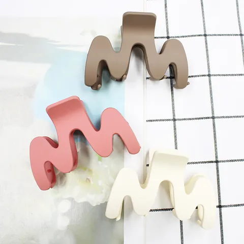 Women Matte Wave Shape Hair Claw Clip Large Frosted Shark Clip Elegant Solid Color Simple Korean Style Hair Styling Accessories