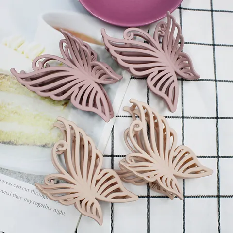 Vintage Frosted Hollow Butterfly Hair Claw Clip Matte Large Shark Clip For Women Elegant Fashion Hair Styling Accessories