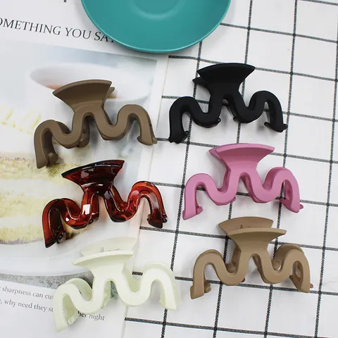 Frosted M-Shape Wave Hair Claw Clip Elegant Matte Large Hairpin Nonslip Hair Accessories For Women Daily Styling Hair Clip