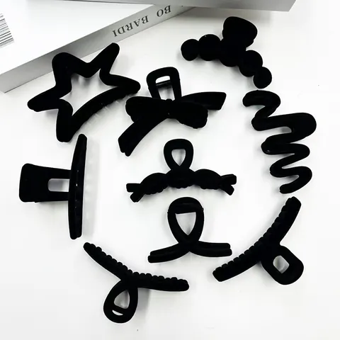 Elegant Black Flocked Hair Claw Clip For Women Matte Velvet Geometric Star Heart Bow Large Shark Clip Hair Accessories