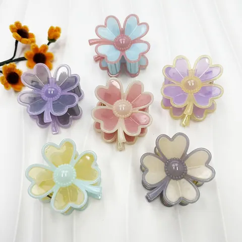 Elegant Flower Four Leaf Clover Hair Claw Clip For Women Sweet Macaron Color Plastic Aesthetic High-End Hair Accessories