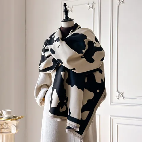 Dames Mode Imitatie Kasjmier Sjaal Koeienprint Grote Omslagdoek Warm Herfst Winter Wikkel Met Kwastjes Woon-werk Elegant Accessoires
