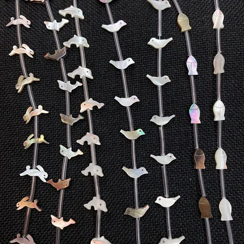 Perline di Conchiglia in Madreperla Naturale Forma di Animale Coniglio Pesce Delfino Uccello Perline Sciolte per Fai da Te Collana Bracciale Creazione Gioielli