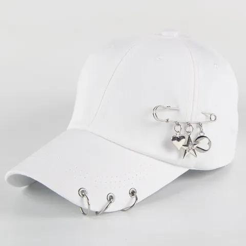 Cappellino da Baseball Street Punk Donna in Canapa Con Anello Metallico Catena Lunga Berretto Regolabile Parasole Spilla Balia Cuore Stella Ciondoli Hip Hop Style Trucker Hat Per Estate Outdoor