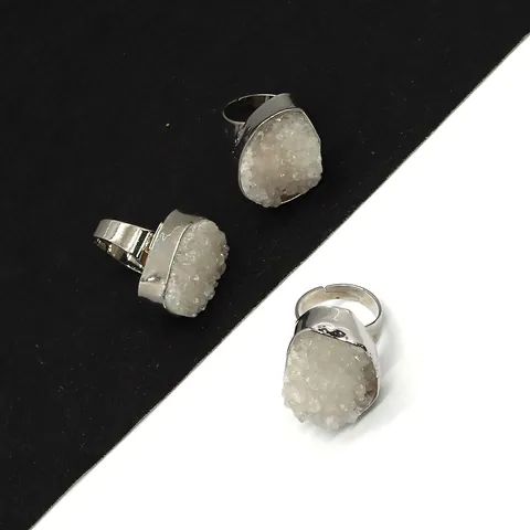 Natural White Druzy Crystal Ring For Women Irregular Raw Stone Adjustable Silver Plated Bezel Setting Fashion Jewelry