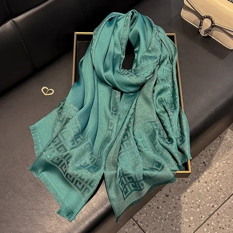 Dames Mode Satijnen Sjaal Kwasten Geometrische Jacquard Omslagdoek Zacht Polyester Metaaldraad Elegant Feest Accessoire