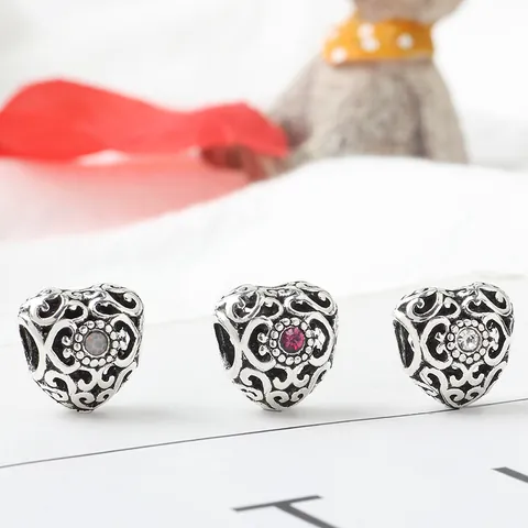 Amuletos de Corazón Hueco de Aleación Vintage Con Piedra de Nacimiento Strass Accesorios DIY Para Pulseras Collares Joyería Mujer