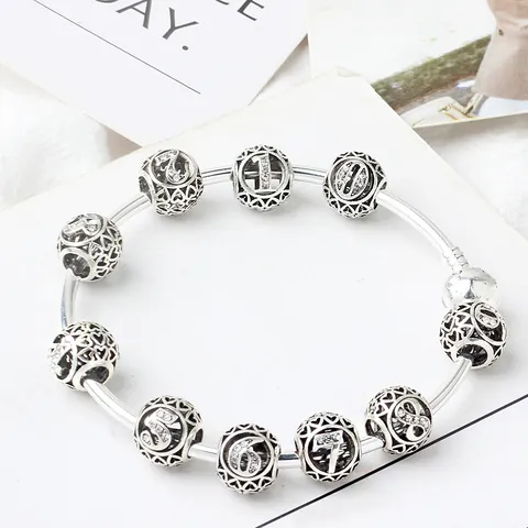 Números Arábigos 0-9 Aleación Corazón Hueco Charms Cuentas de Diamantes de Imitación para DIY Pulsera Collar Joyería Plata Estilo Retro