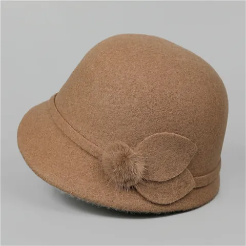 Women Vintage Wool Cloche Hat Solid Color Winter Warm Felt Basin Hat With Leaf And Fur Ball Decor For Elderly Women