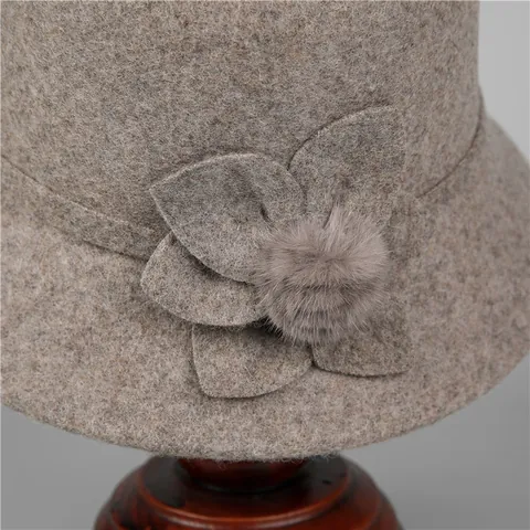 Vintage Dames Wolmix Cloche Hoed Elegante Bloem Pompon Winter Warme Vissershoed Voor Oudere Dames Vrije Tijd Top