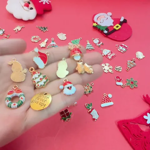 Dijes de Esmalte Navideños Dorados Aleación de Zinc Papá Noel Reno Árbol de Navidad Muñeco de Nieve Copo de Nieve Campana Colgante Accesorios para Joyería DIY