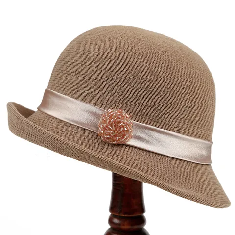 Franse Retro Elegante Cloche Hoed Voor Vrouwen Zonnescherm Ademend Gebreide盆帽 Met Lint Kralen Bloem Decor Lente Zomer