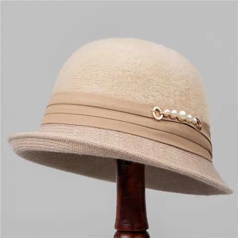 Women Vintage Cloche Hat Winter Warm Knitted Bucket Hat With Faux Artificial Pearl Ribbon Decoration For Mothers Elegant Short Brim Hat