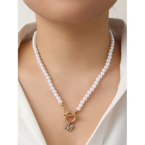 Elegante Imitatieparel Halsketting Met Goud Vergulde Legering Strass Alfabet Beginletter Hanger Sieraden Voor Vrouwen