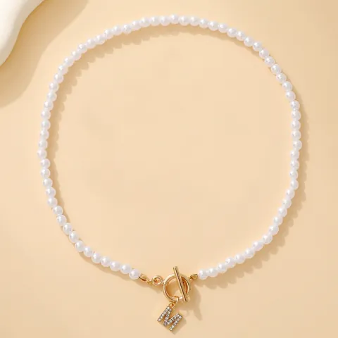 Elegante Imitatieparel Halsketting Met Goud Vergulde Legering Strass Alfabet Beginletter Hanger Sieraden Voor Vrouwen