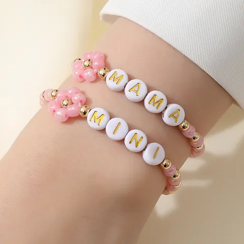 Juego de Pulseras Mama y Mini para el Día de la Madre con Cuentas de Vidrio Rosa y Flores de Acrílico Pulseras Tejidas Regalo