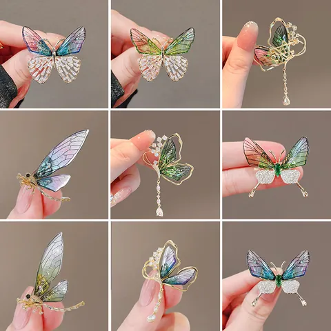 Broche Élégante en Alliage de Zinc Forme Papillon Libellule Fleur Vintage Zircon Künstliche Perle Cristal Broche pour Femmes Bijoux Cadeau
