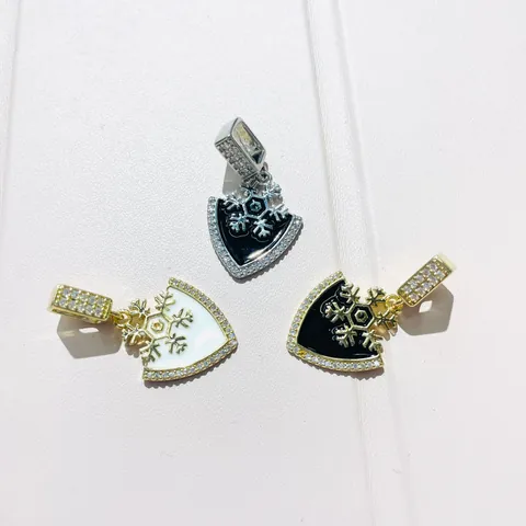Copper 18K Gold Plated Zirconia Enamel Shield Pendant Jewelry Accessory For Women Men Snowflake Clover Star Wings Sword Design