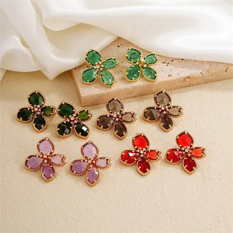 Vintage Flower Stud Earrings Copper Crystal Rhinestone Elegant Four Leaf Clover Jewelry For Women Fashion Accessory