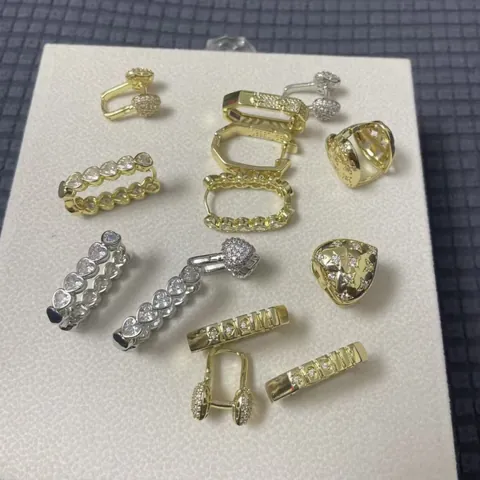 Trendige Kupfer Zirkonia Ohrringe Gold Silber Plattiert Herz Geometrische Ohrstecker Creolen Für Damen Nischen Design Mode Schmuck Geschenk