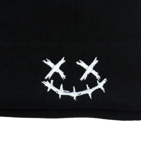 Bonnet en Tricot Souriant Pour Hommes Femmes Hiver Chaud Acrylique Broderie Style de Rue Bonnet Noir