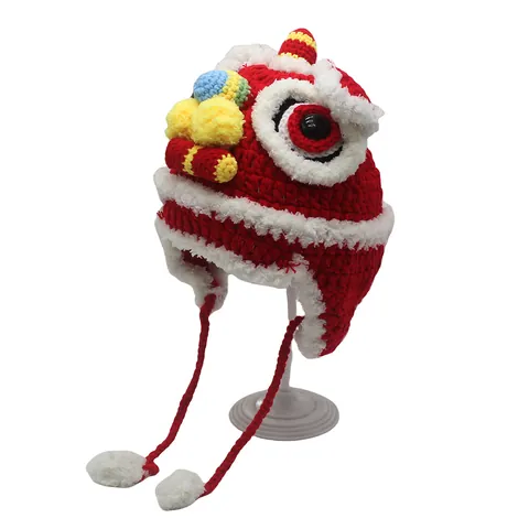 Cappello a Uncinetto Fatto a Mano Danza del Leone Caldo Berretto In Maglia Di Acrilico Con Paraorecchie Pompon Per Bambini Adulti Capodanno