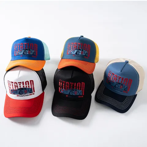 Berretto Trucker Vintage Americano con Ricamo Auto da Corsa in Rete Traspirante Cappello da Baseball Protezione Solare Regolabile Unisex