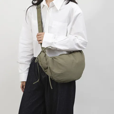 Bolso Bandolera de Media Luna de Nylon de Gran Capacidad para Mujer Estilo Coreano Bolso de Hombro Plisado con Cordón Diario