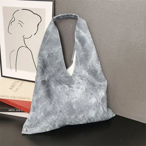 Bolso Tote de Mujer de Cuero PU Suave Triangular Minimalista Plegable de Gran Capacidad Bolso de Hombro Casual de Axila
